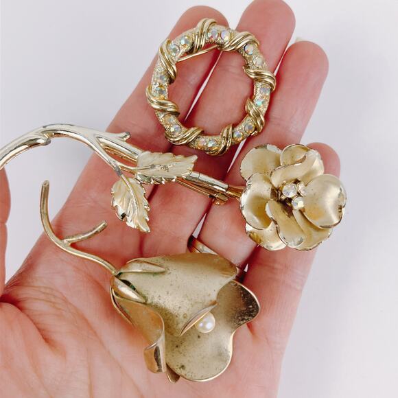 VTG Mid Century Brooch Lot of 3 Floral Faux Pearl Rhinestone Gold Tone Pins - Picture 2 of 13